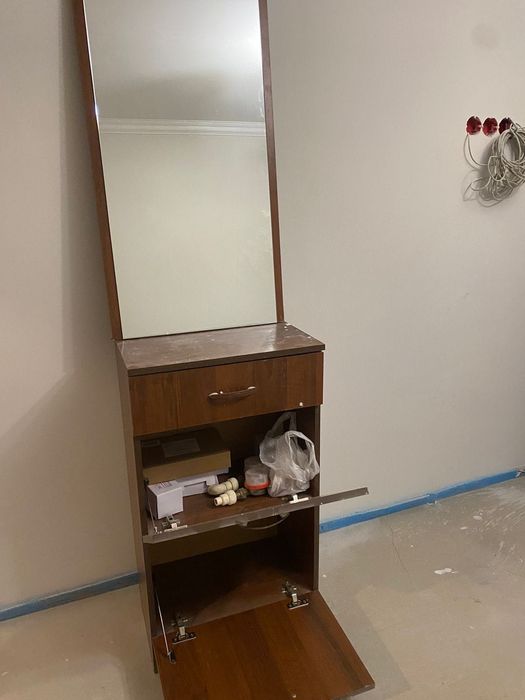 Продам обувницу и зеркало