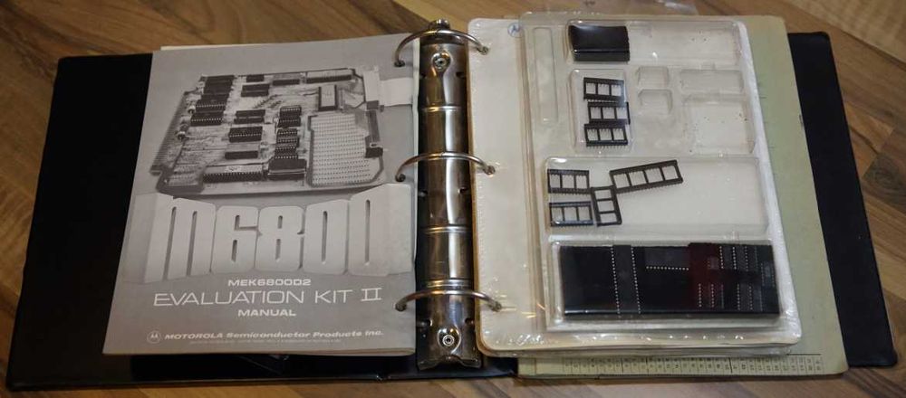 Продавам винтидж пълен комплект Motorola MEK-6800-D2 evaluation kit II
