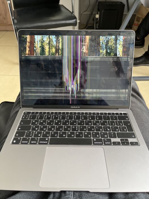 MacBook air 256gb нужно заменить дисплей.
