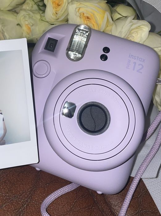 продам новый instax mini 12