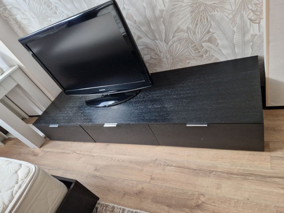 Продам тумбу вместе с телевизором