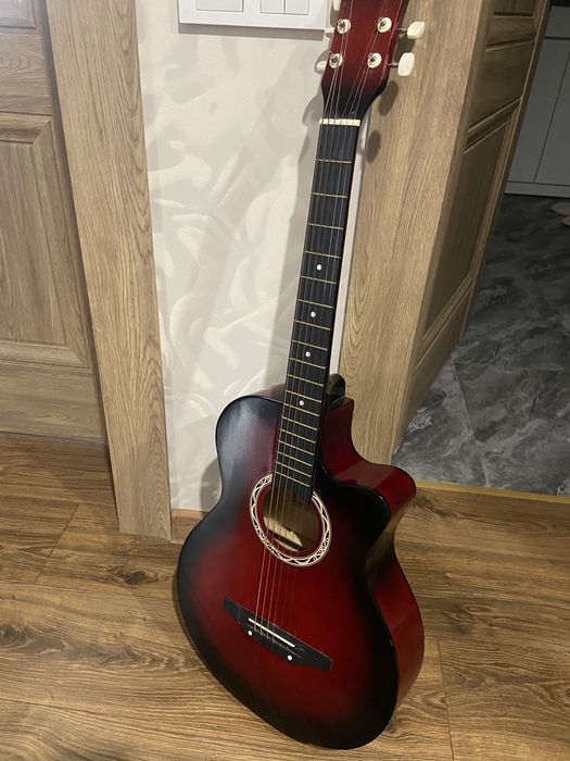 гитара почти новая