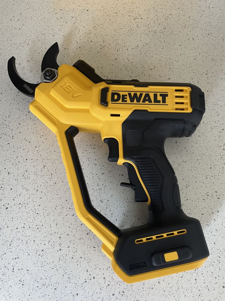 DeWALT DCMPP568N XR. Foarfeca de Gradina pentru Crengi Original Nou !