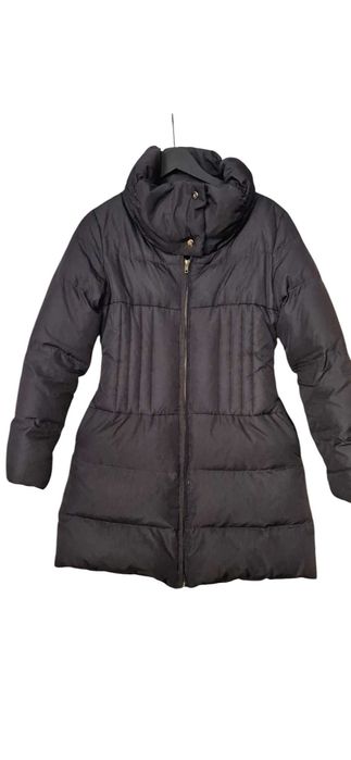 Geaca neagra matlasata cu puf si pene