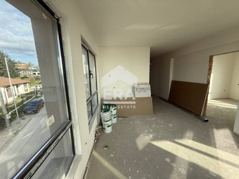 Тристаен, преустроен в двустаен апартамент за продажба, с нескриваема