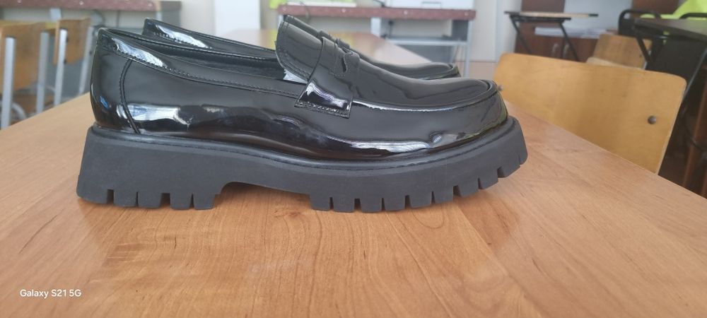 Oyoq kiyim juda sifatli