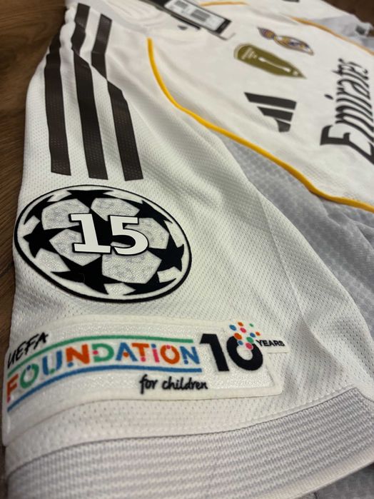 Аутентик екипи на Реал Мадрид 2024-2025