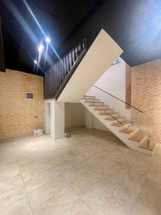 Продам евро на Циалковском 2 сотки 5 комнат 2 уровня