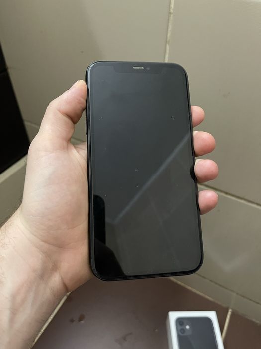 vand telefon iphone 11 85% baterie