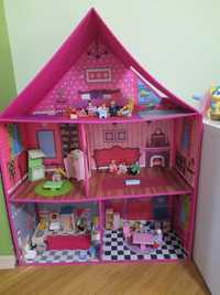 Детска къща за кукли с обзавеждане и кукли