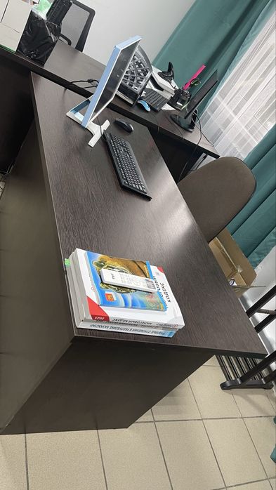 Продам стол,кресло и тумба