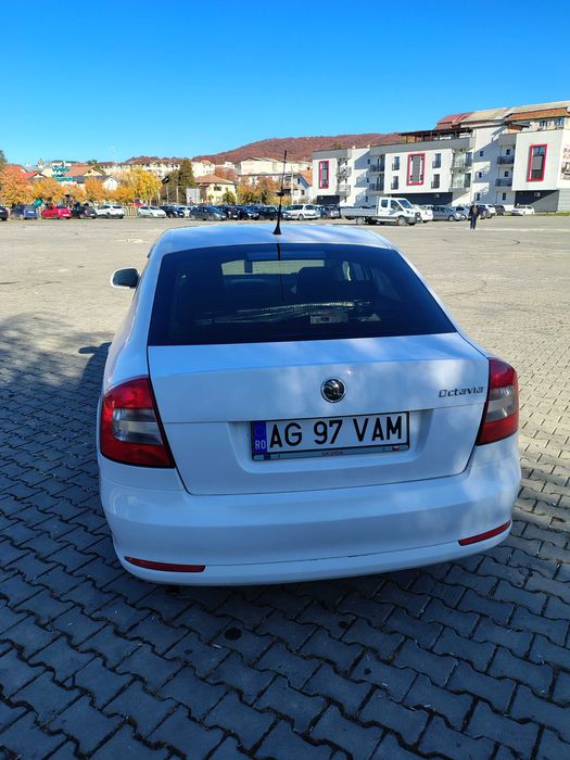 Vând Skoda Octavia 2