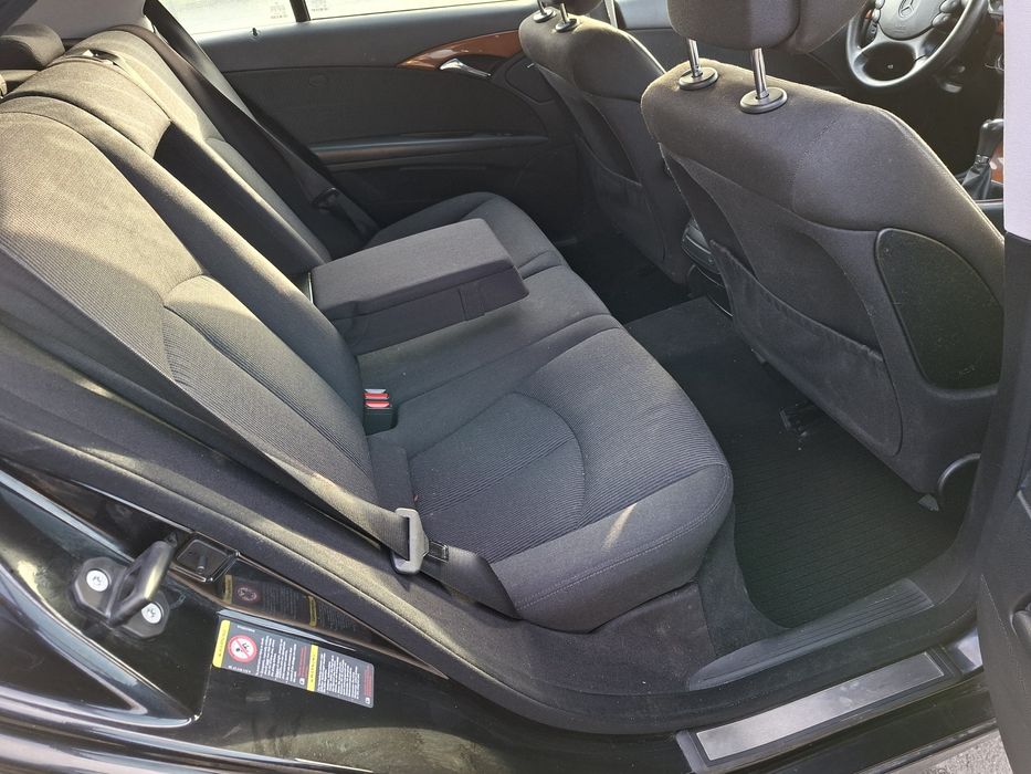 Mercedes benz e200 *w211 facelift * Germania.

E200 kompressor .model