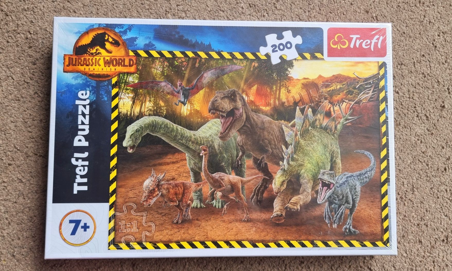 Puzzle Trefl 200 piese cu imagine dinozauri