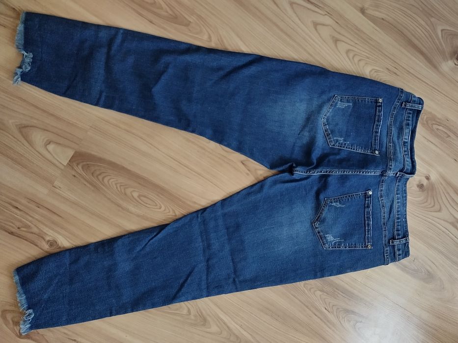 Дамски дънки- 2 хл- Нови!!
