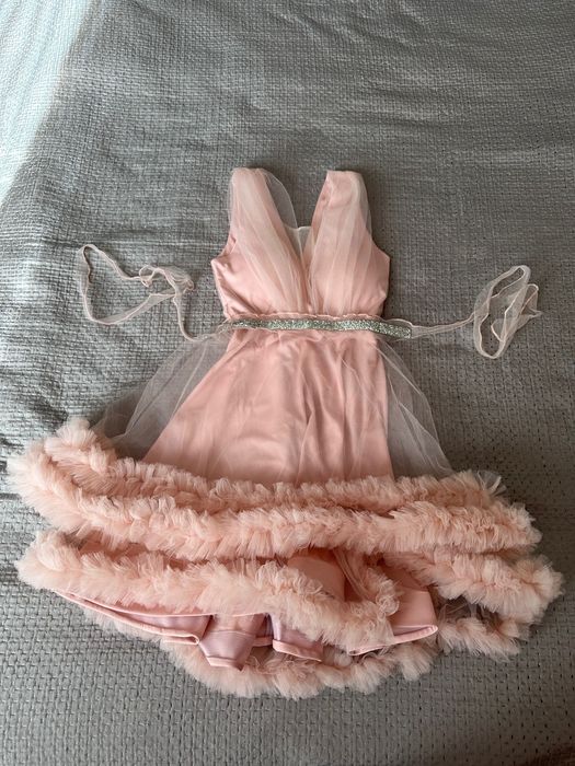 Официална рокля от Наоми Фешън