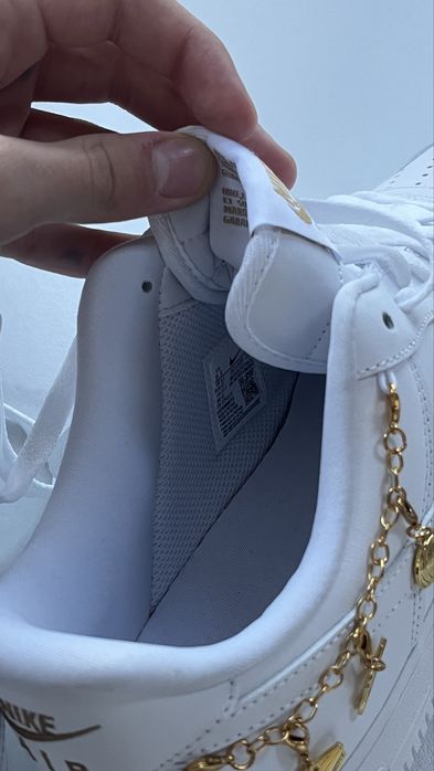 nike airforce 1 gold chain
