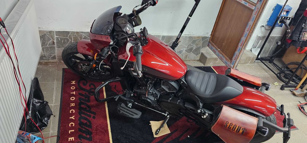 Motocicleta Indian Scout Rogue