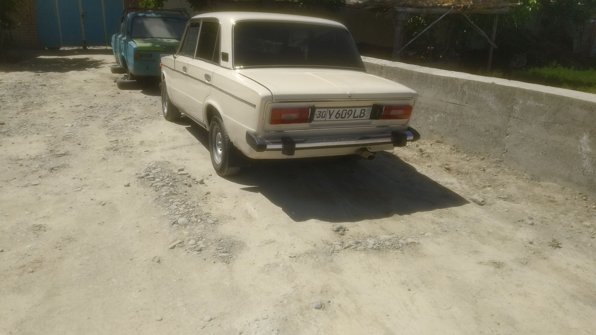 Vaz 21011 vaz 2106 vaz 2121 niva moshinalar sotiladi