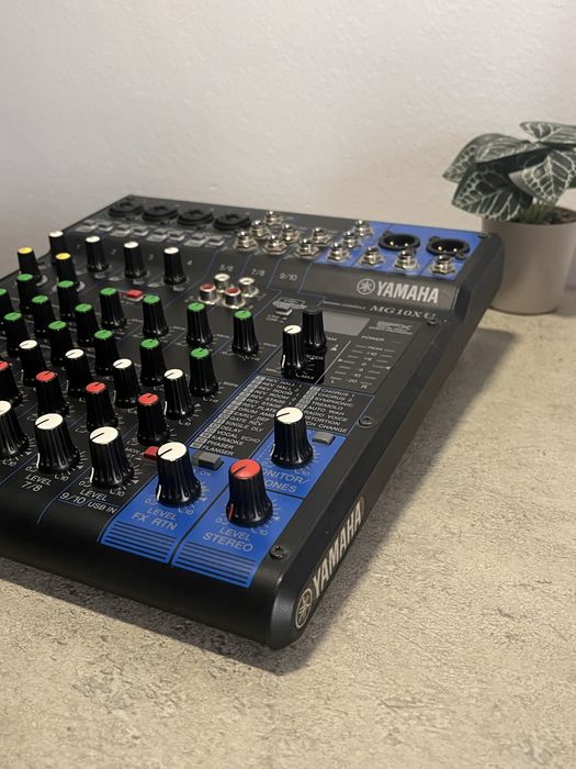Vand mixer audio Yamaha MG10XU