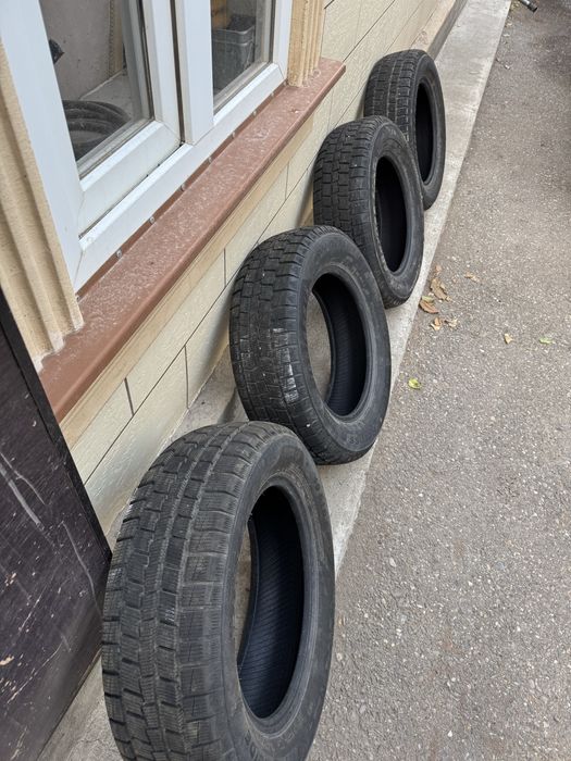 Продается зимние шины 195/65R15