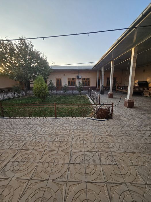 Uy sotiladi srochna atp parsezda yolli yuzida