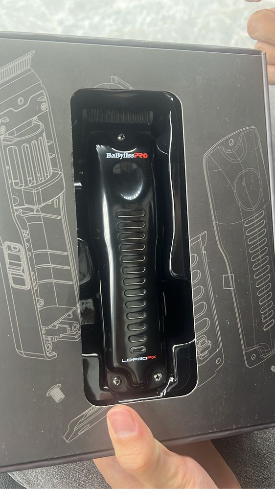 Продам машинку для стрижки babyliss pro