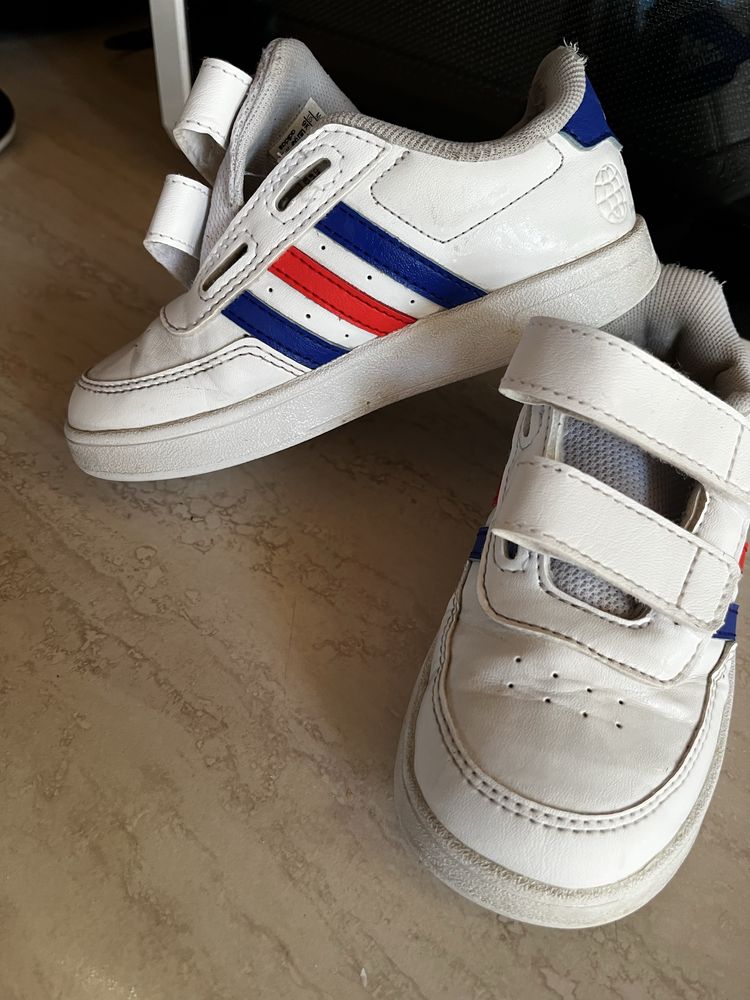 Объвки Puma и adidas