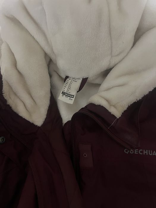 Зимно спортно яке от Декатлон на марката Quechua