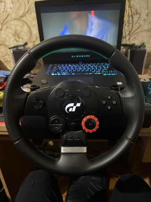 Волан с педали Logitech Driving Force GT