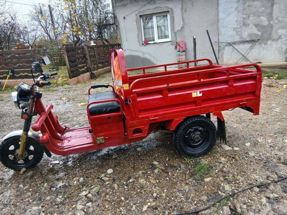 Vând triciclu electric