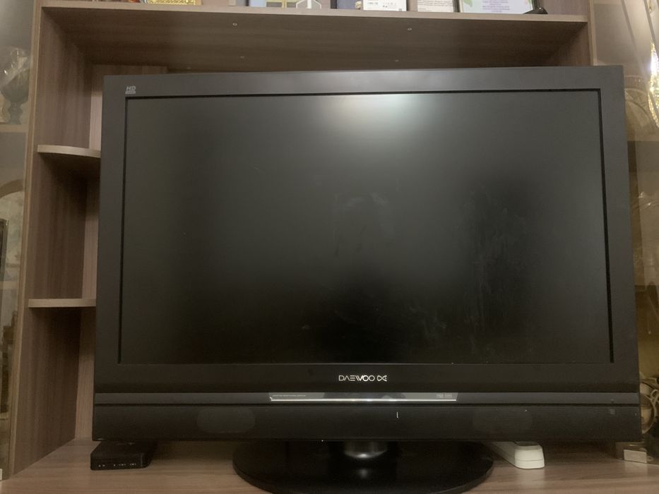 Отличный телевизор Daewoo продкм в отличном состояние