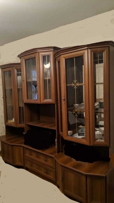 Шкаф сервант тройка