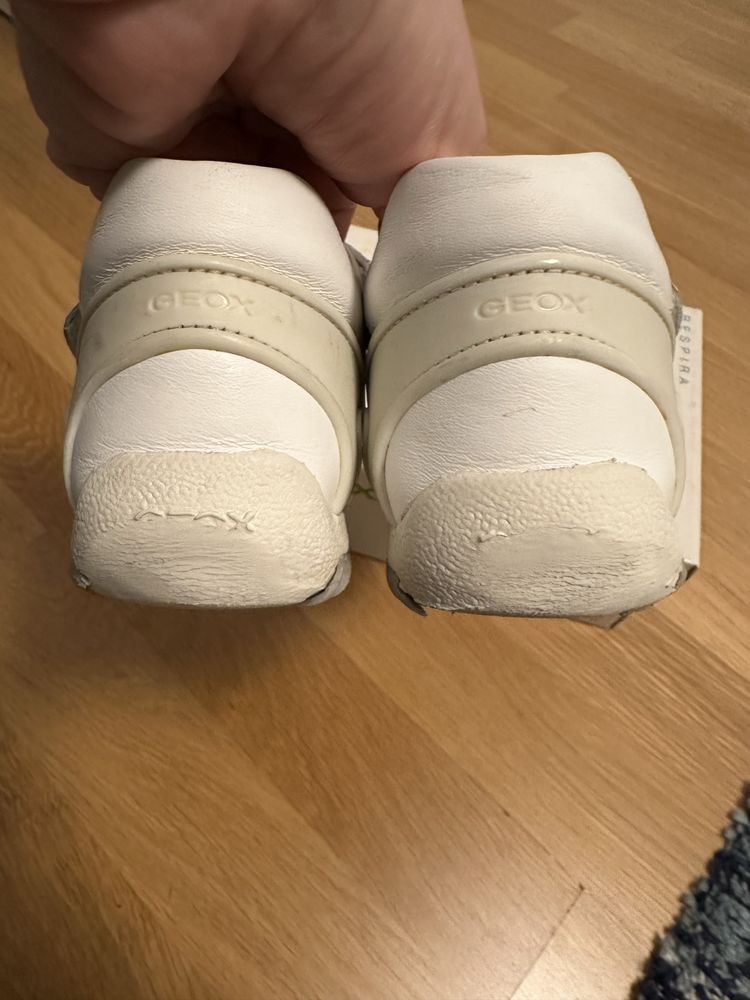Sandale Geox piele integral, marimea 24, interior 15.5 cm