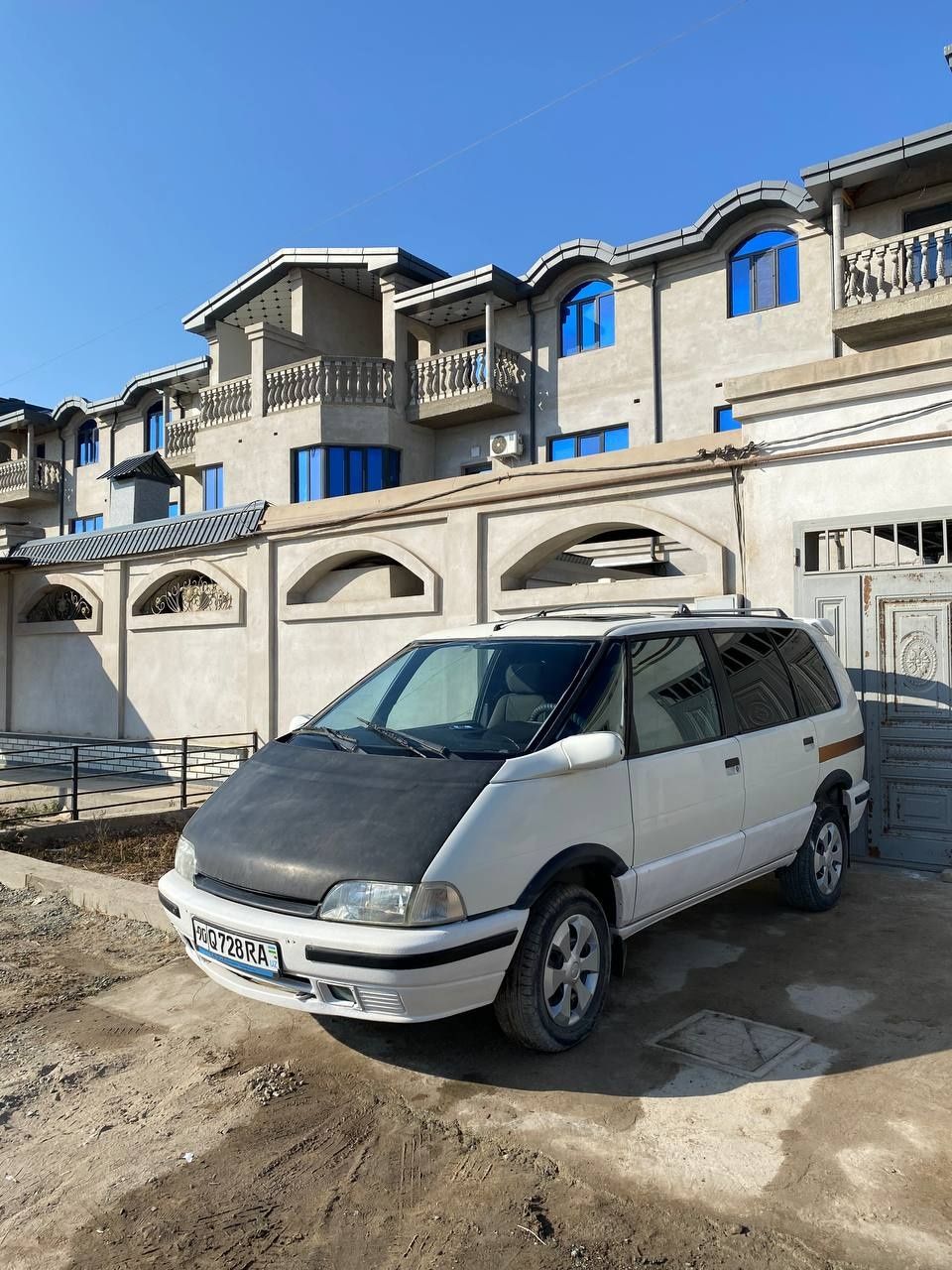 Reno miniven sotiladi