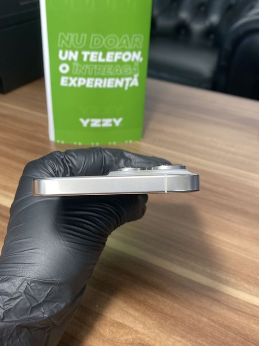 iPhone 16 Pro Max • 256 GB • Natural Titanium