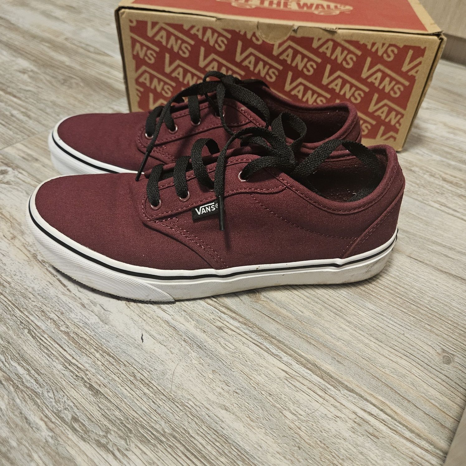 Кецове Vans вишневи
