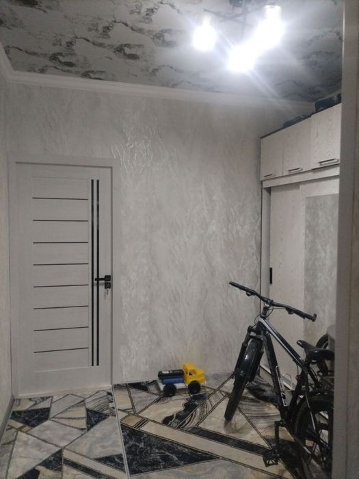 Чирчик 10 м/р Карвон 3х 78кв/м 54.000$ Бош толов ва Паспорт бн Ипотека