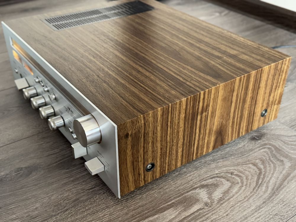 Класически Усилвател AKAI AA-1030