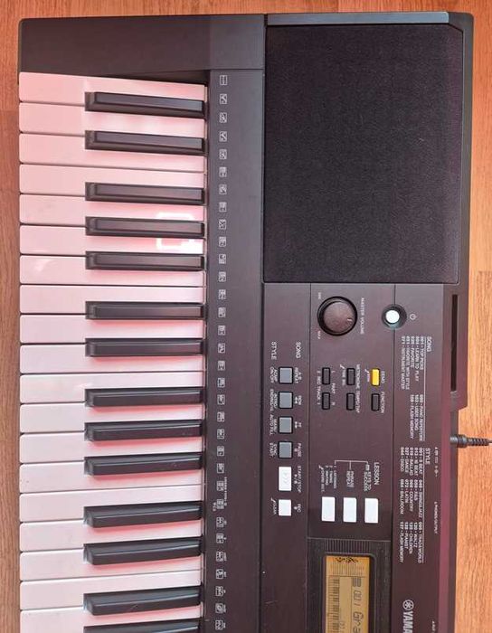 Пиано Синтезатор Yamaha PSR-E343