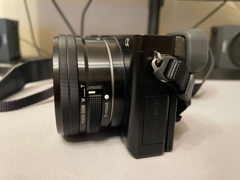 Sony Alpha A6000 + 16-50mm китов обектив