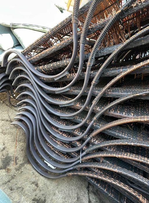 33 buc Sezlong reglabil pe rotile; Sezlong cadru fier; Ratan defect