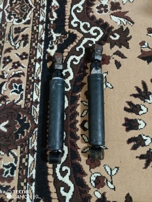 Арматизатры задней Мерседес принтр,