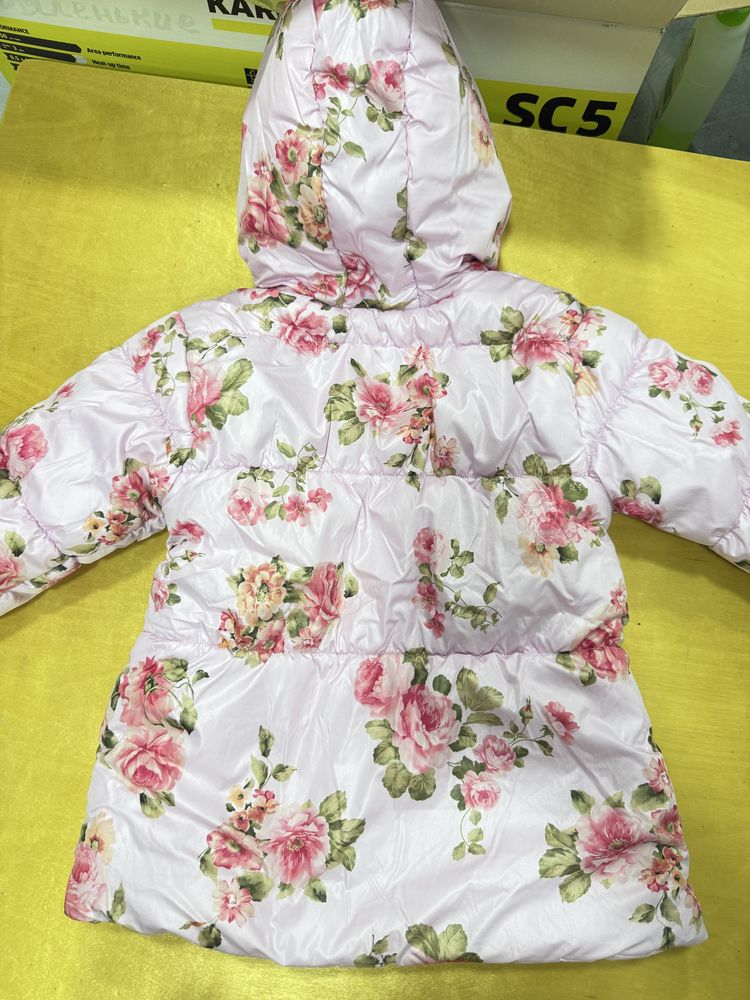 Курточки на девочку 4-5 лет