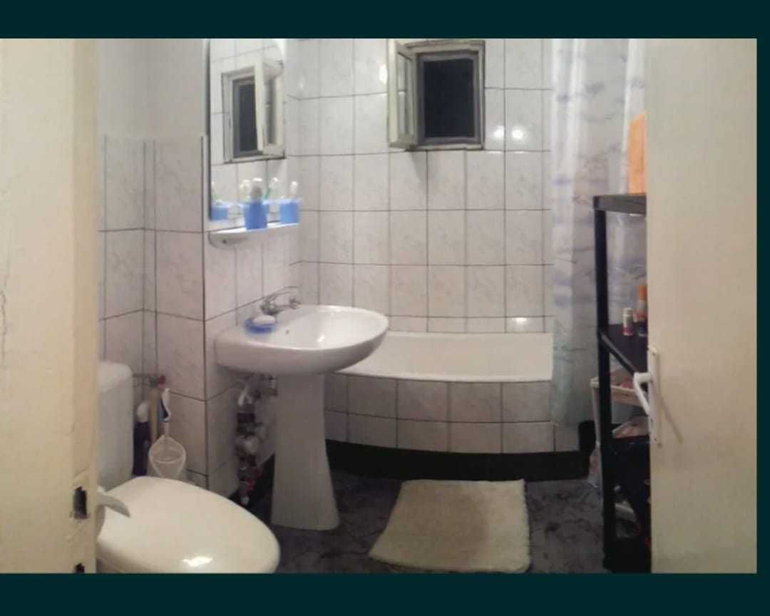 Dau in chirie ap 2 camere