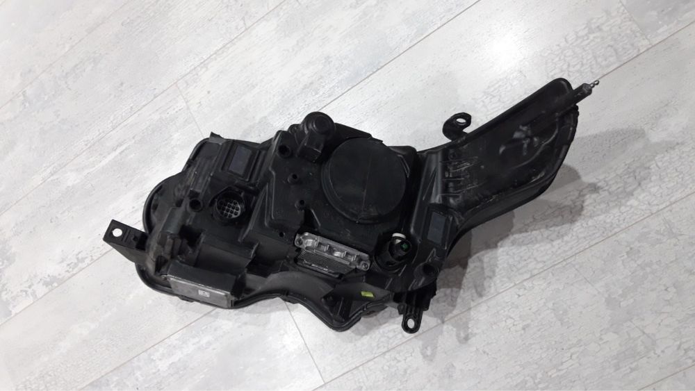 Фар десен Range Rover Vogue bi henon оборудван