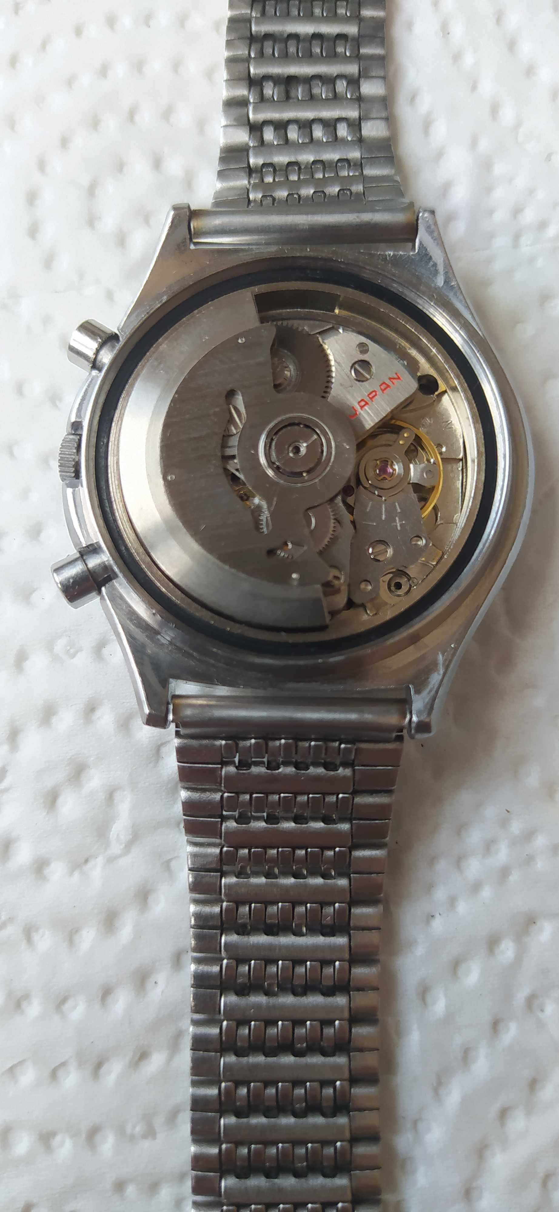 Seiko 7016-8001 Chronograph Flyback