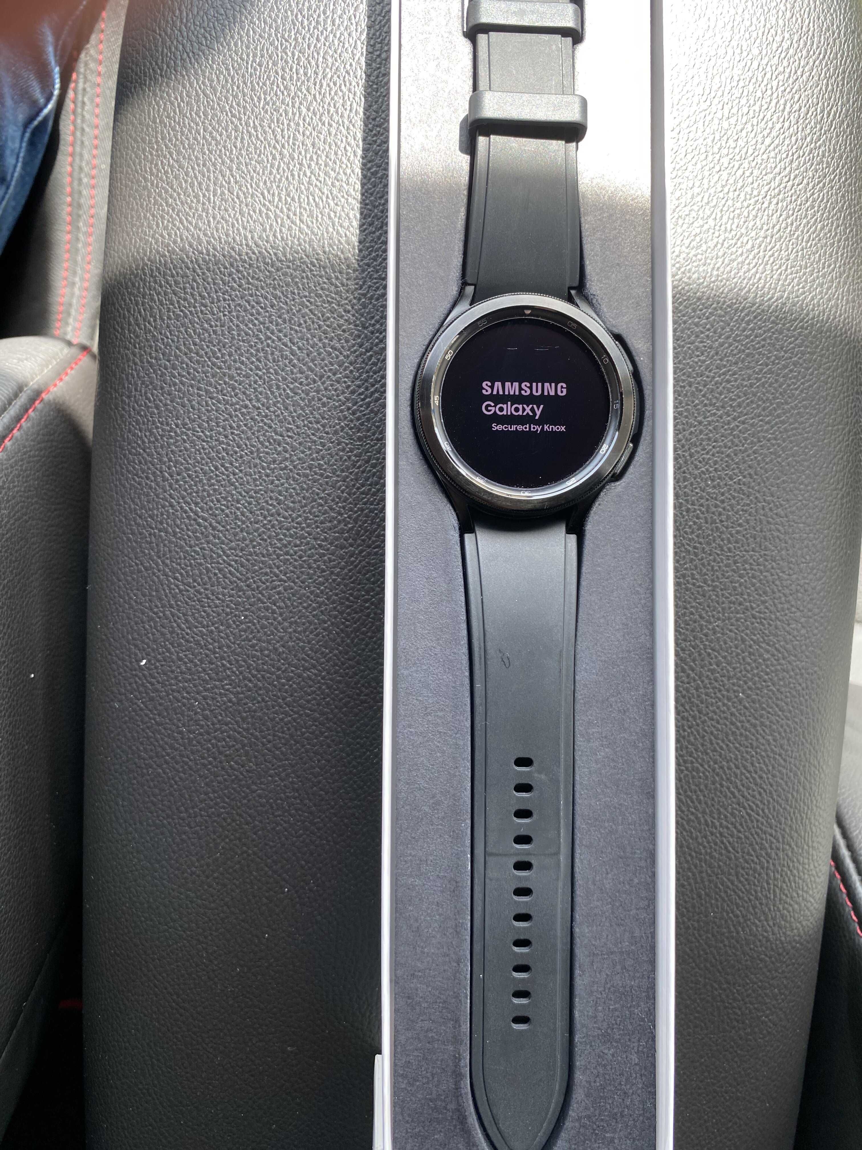 Galaxy Watch4 Classic в отличном состоянии