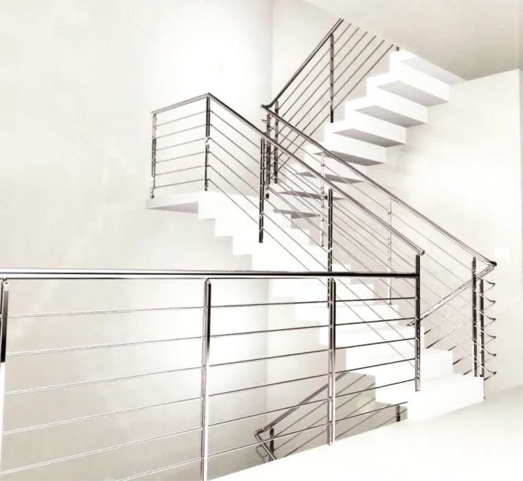 Нержавеющие перила, пандусы и ограждения.