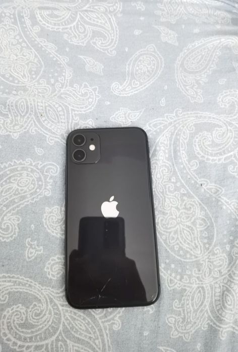 Vând Iphone 11  negociabil